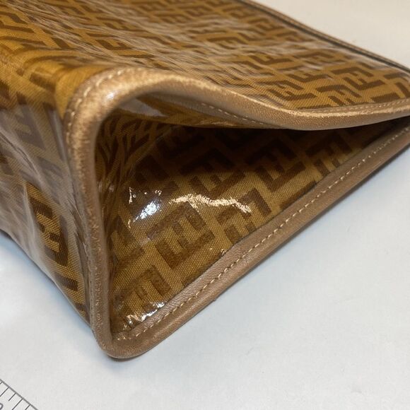 Fendi cosmetic clutch - Picture 8 of 13